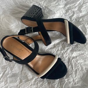 Vionic Paula block heel sandal - size 8 - excellent condition